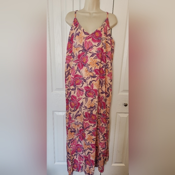 Old Navy Dresses & Skirts - Old Navy XXL pink and purple floral Hawaiian spaghetti strap dress side slit